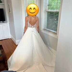 Stunning, brand new wedding dress from Essence of Australia